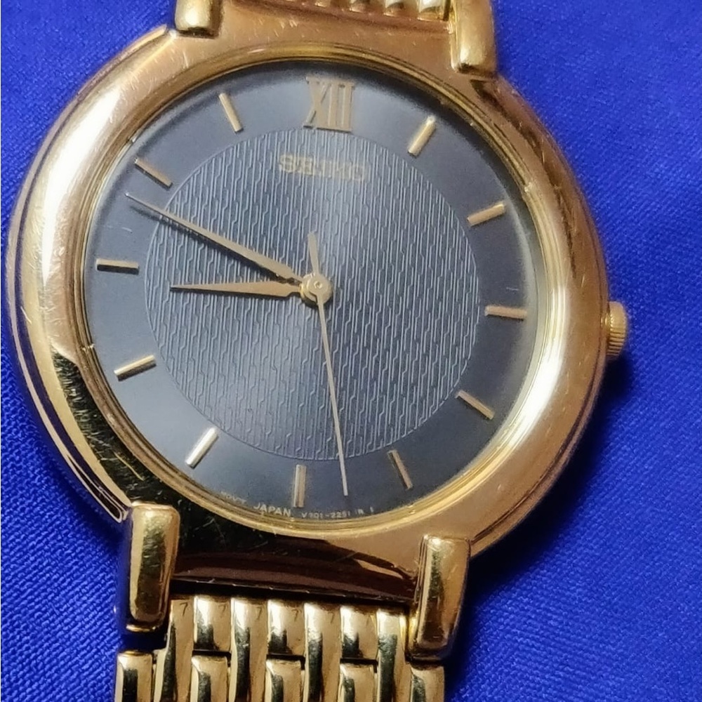 Seiko vintage Classic Gold Tone Men's Watch V791-1761